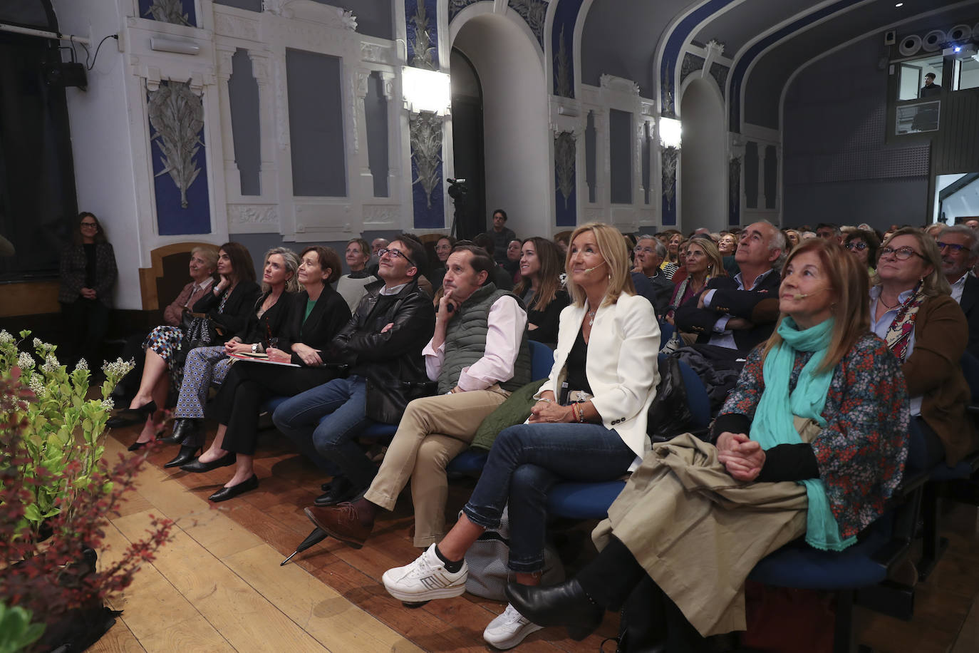 El Antiguo Instituto se llena para recordar a Corín Tellado