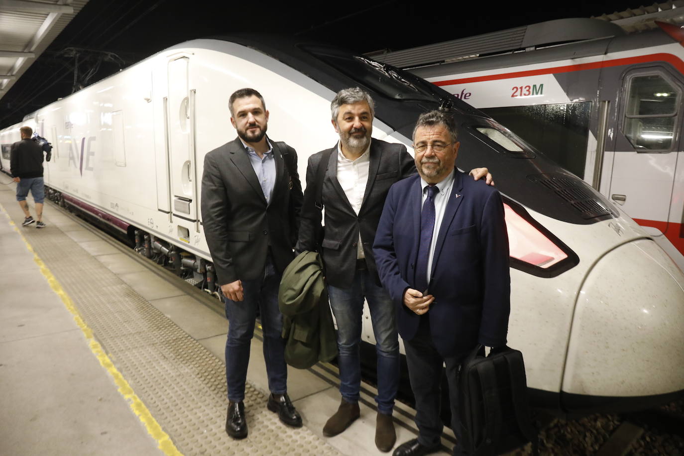 Alta velocidad entre Asturias-Madrid: estreno del primer viaje con el tren Avril