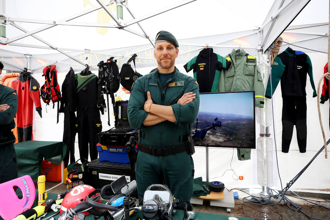 Oviedo se transforma en un escenario militar: así es la exposición en el Bombé