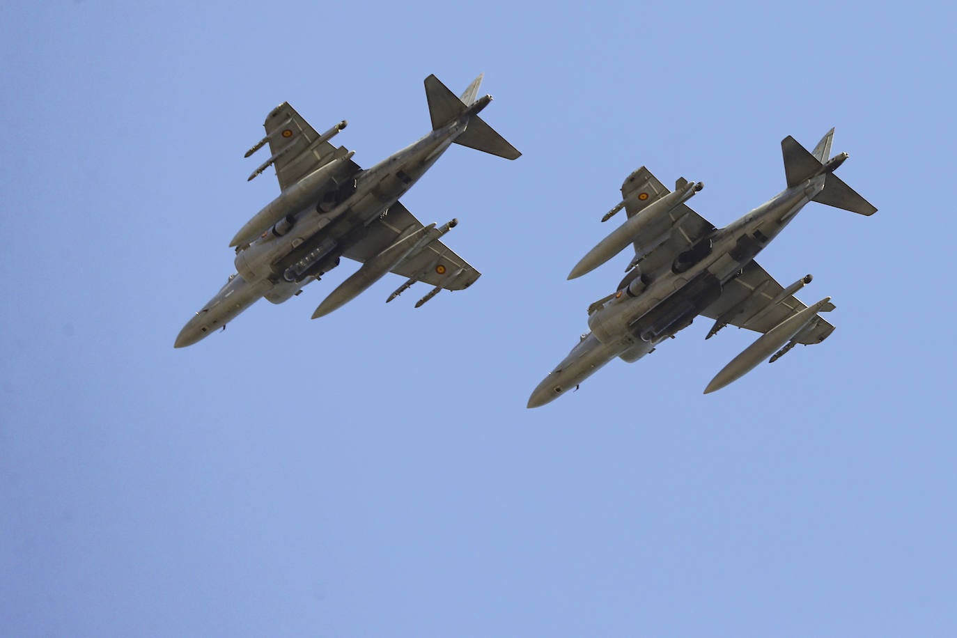 Aeronaves del Ejército del Aire, del de Tierra y de la Armada en el cielo de Gijón