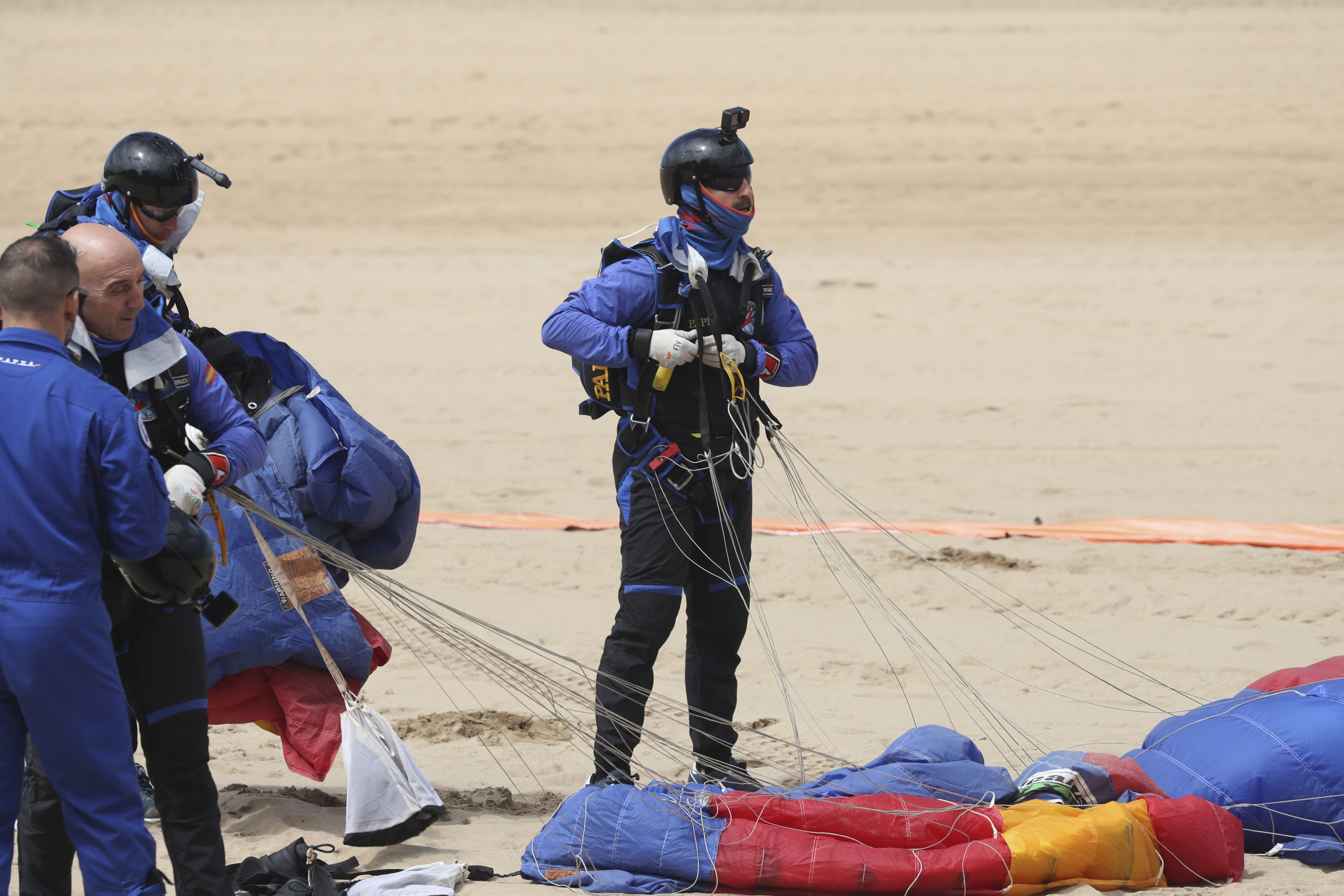 Gijón vive un desembarco de película del Ejército