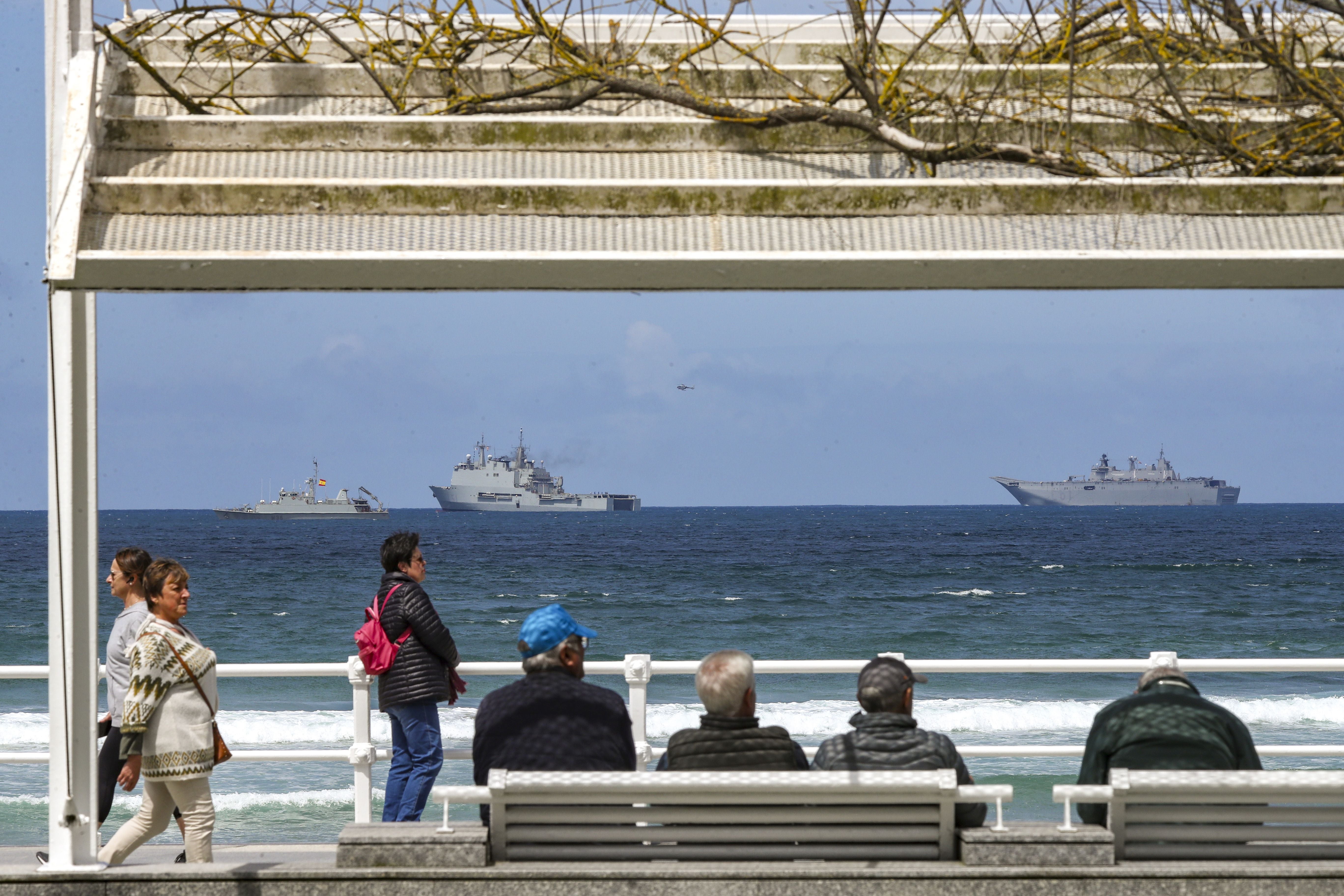 Gijón vive un desembarco de película del Ejército