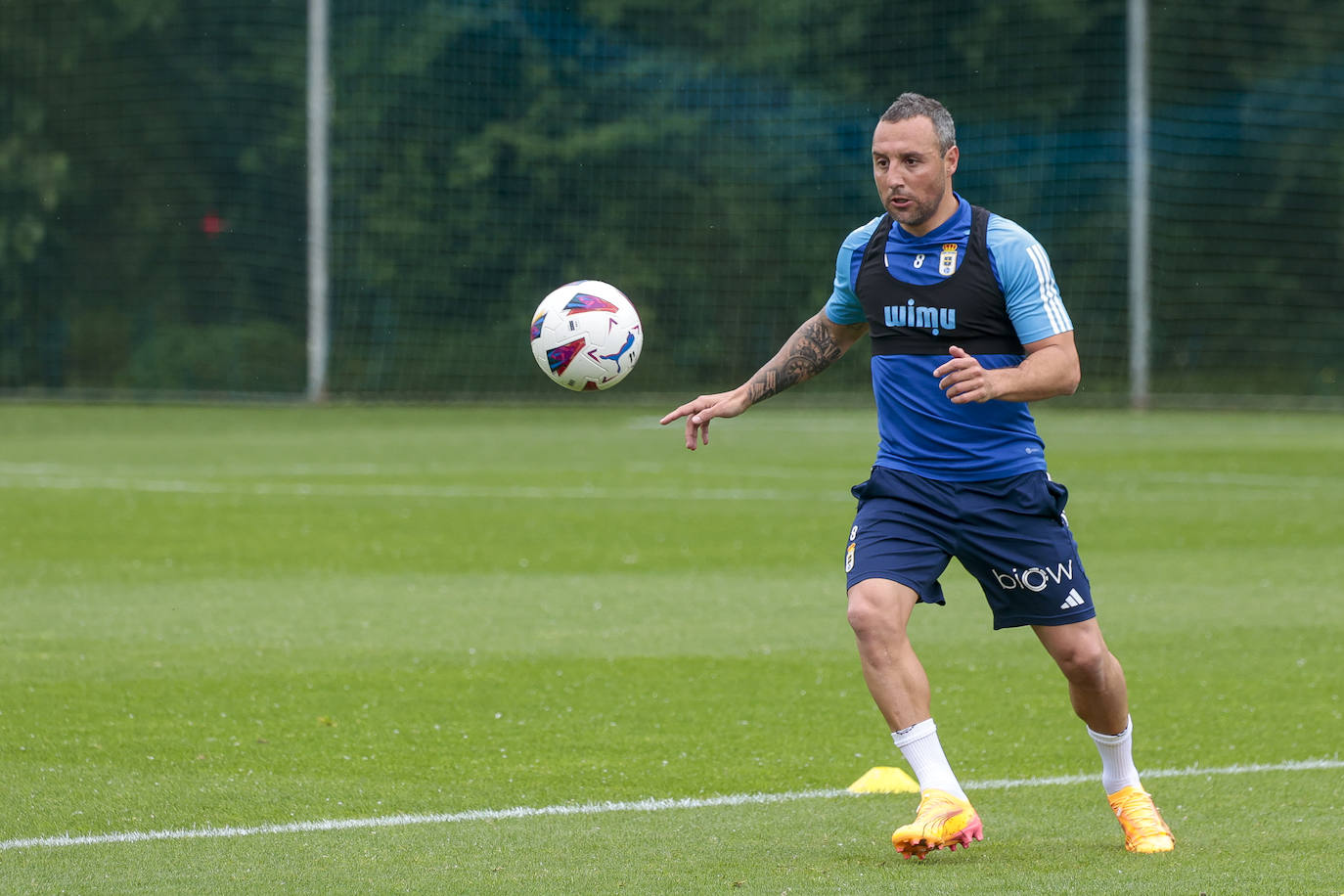 Santi Cazorla, en un entrenamiento del Real Oviedo.