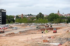 La nueva glorieta de Santullano, en obras.