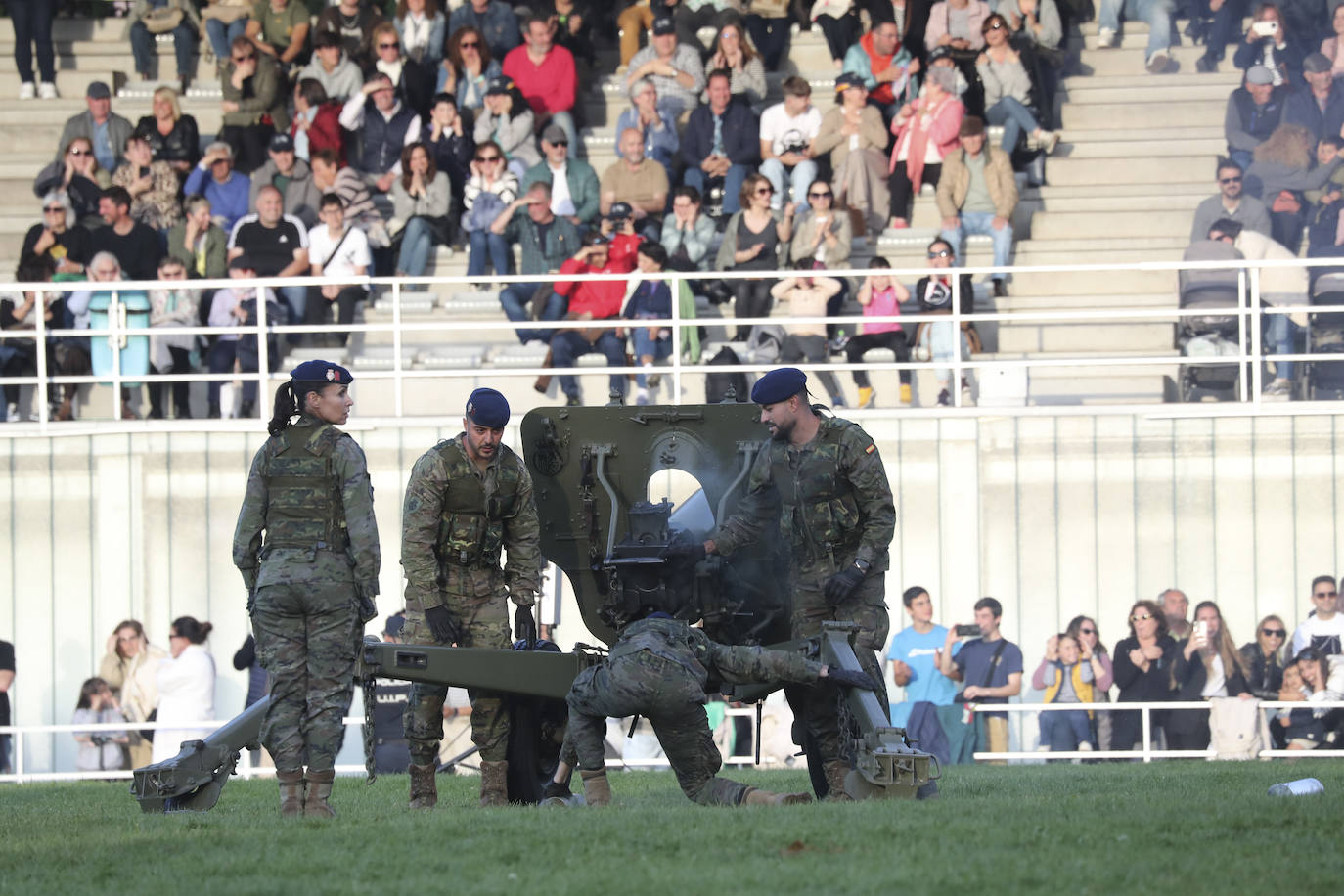 Las Mestas, escenario militar en Gijón