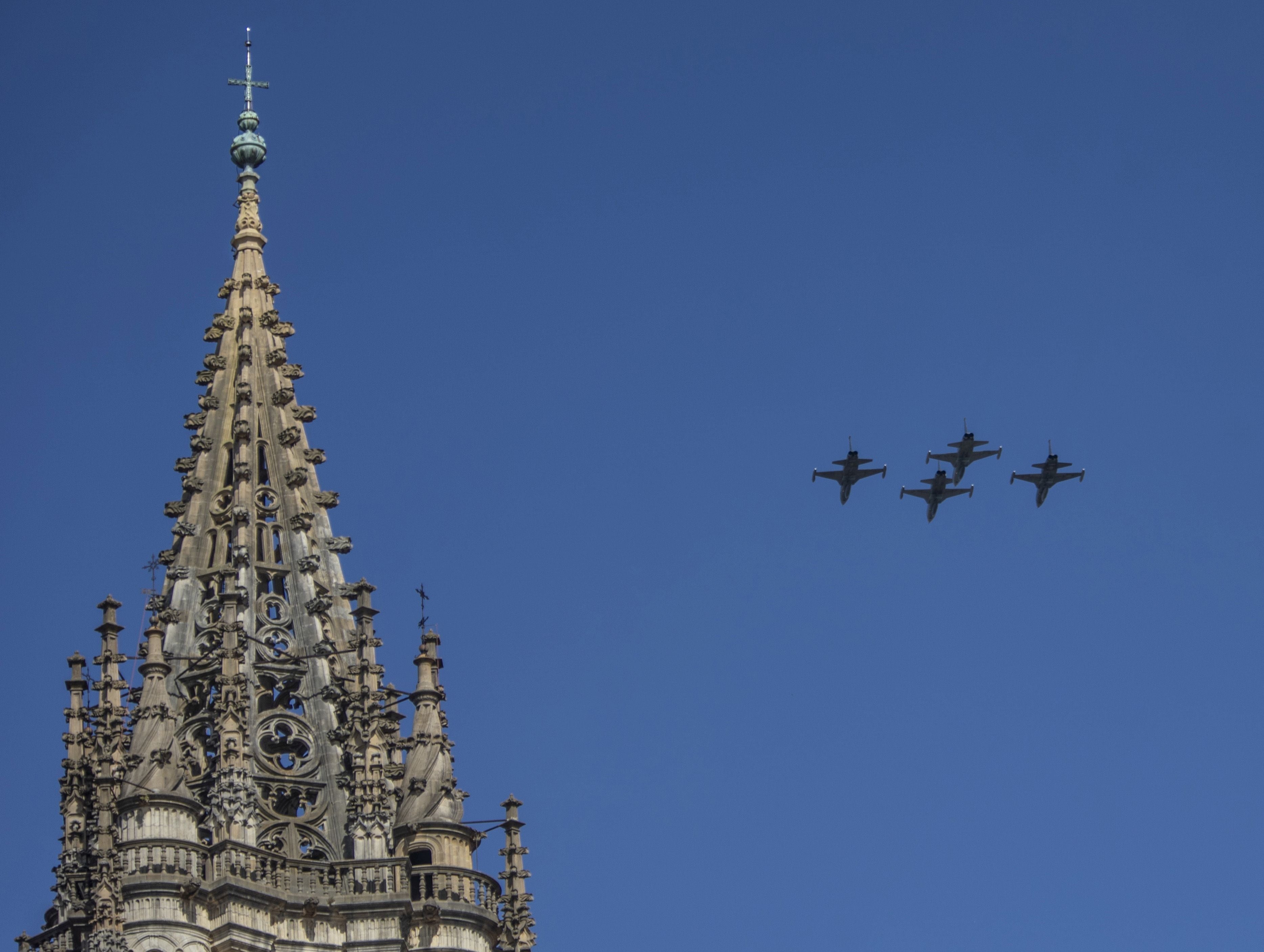 El desfile aéreo en Oviedo