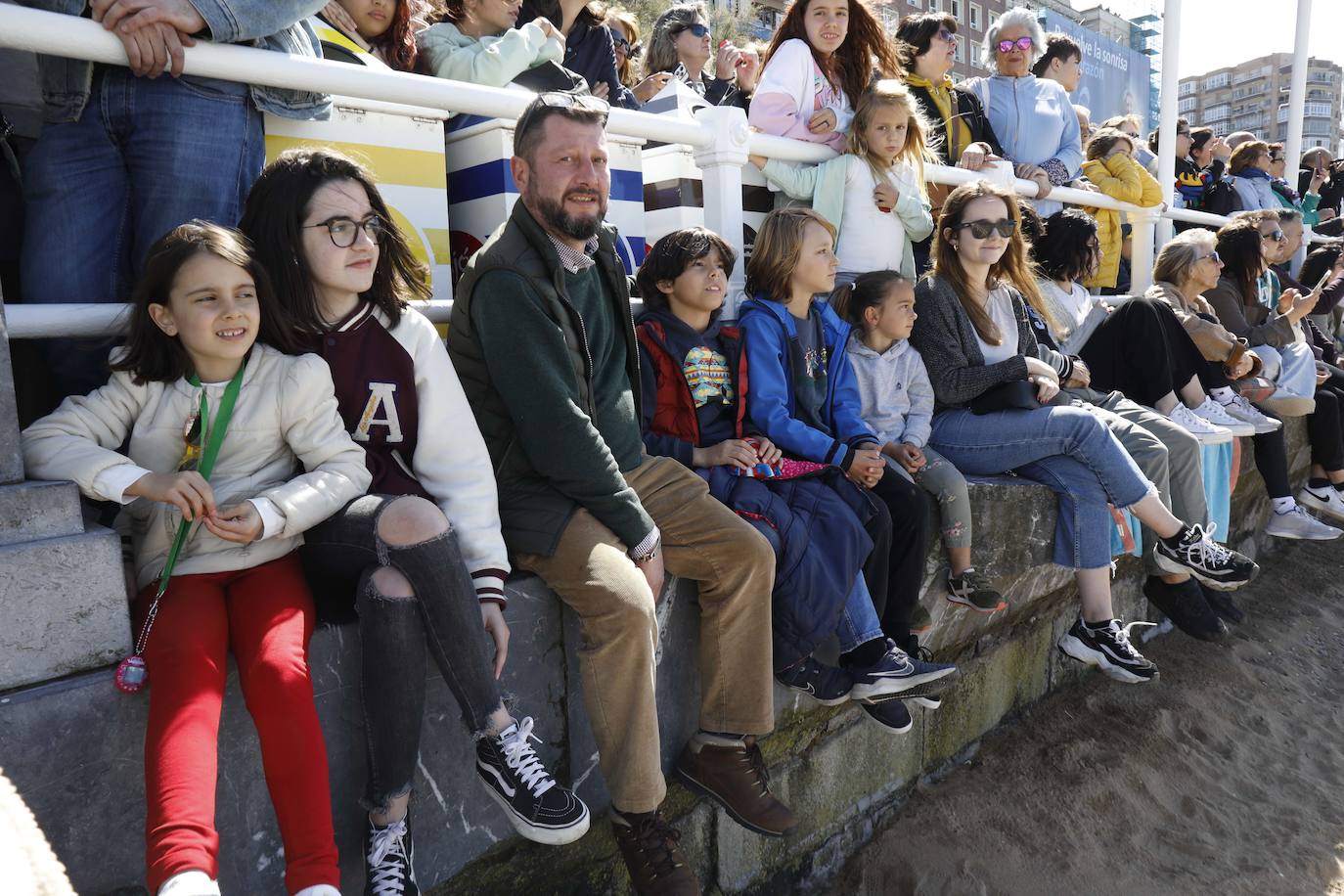 ¿Estuviste en el acto central de las Fuerzas Armadas en Gijón? ¡Búscate!