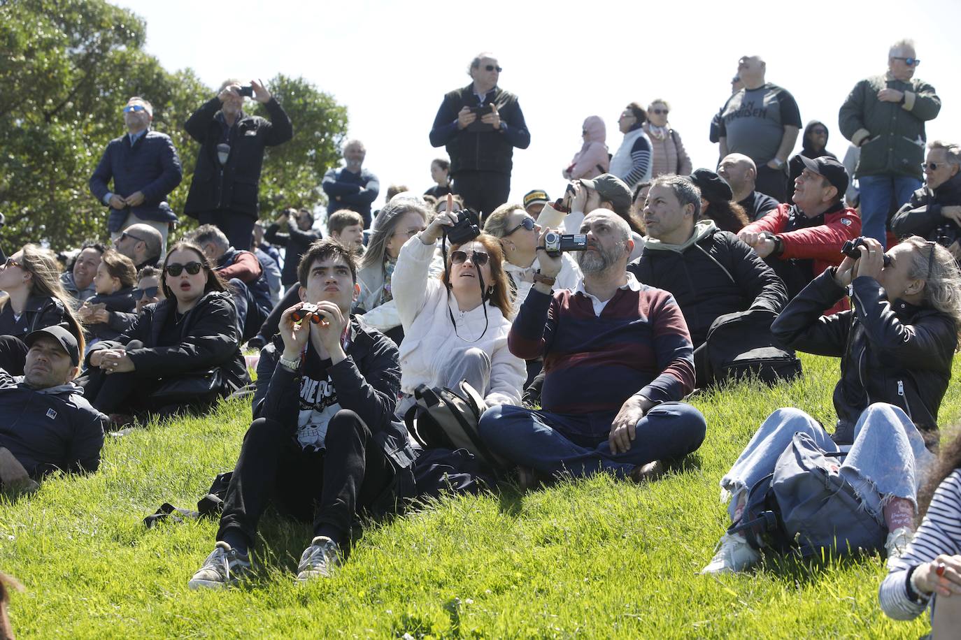 ¿Estuviste en el acto central de las Fuerzas Armadas en Gijón? ¡Búscate!