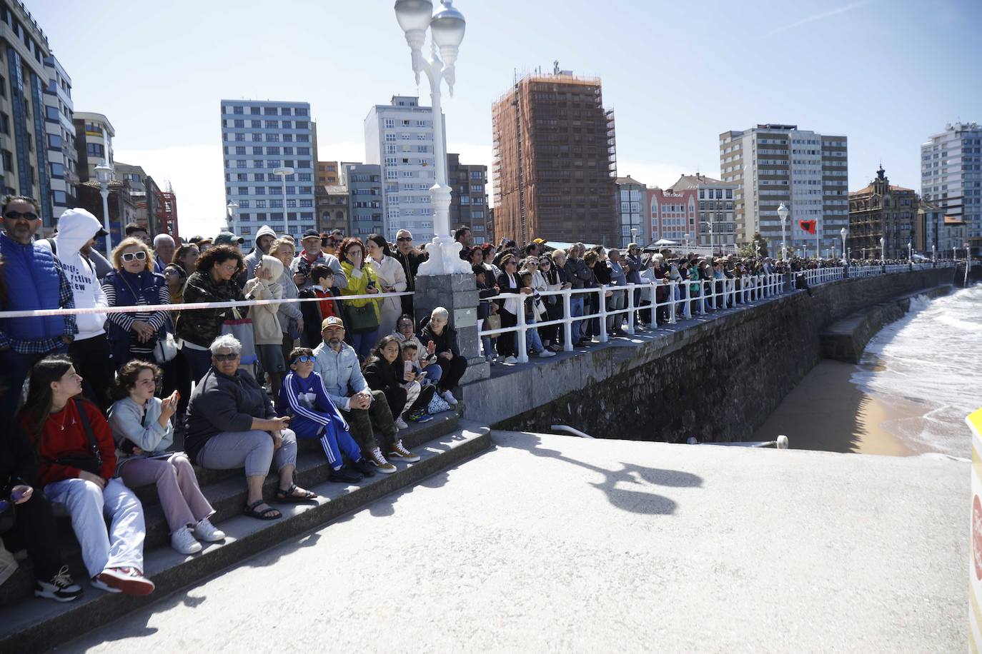 ¿Estuviste en el acto central de las Fuerzas Armadas en Gijón? ¡Búscate!