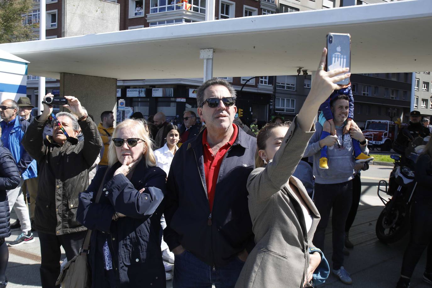 ¿Estuviste en el acto central de las Fuerzas Armadas en Gijón? ¡Búscate!