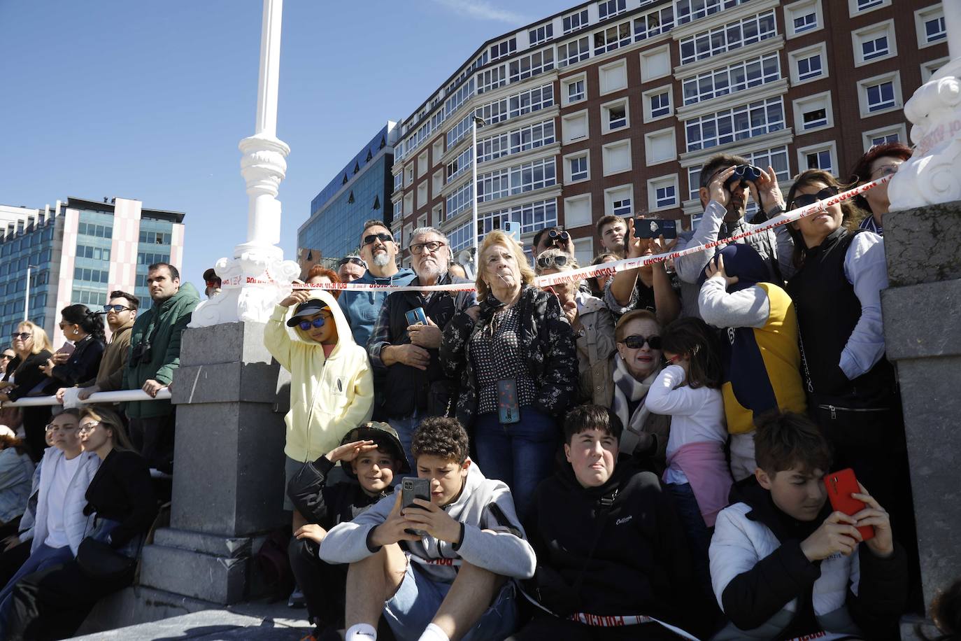 ¿Estuviste en el acto central de las Fuerzas Armadas en Gijón? ¡Búscate!