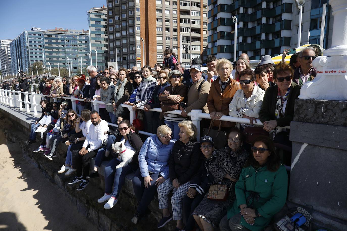 ¿Estuviste en el acto central de las Fuerzas Armadas en Gijón? ¡Búscate!