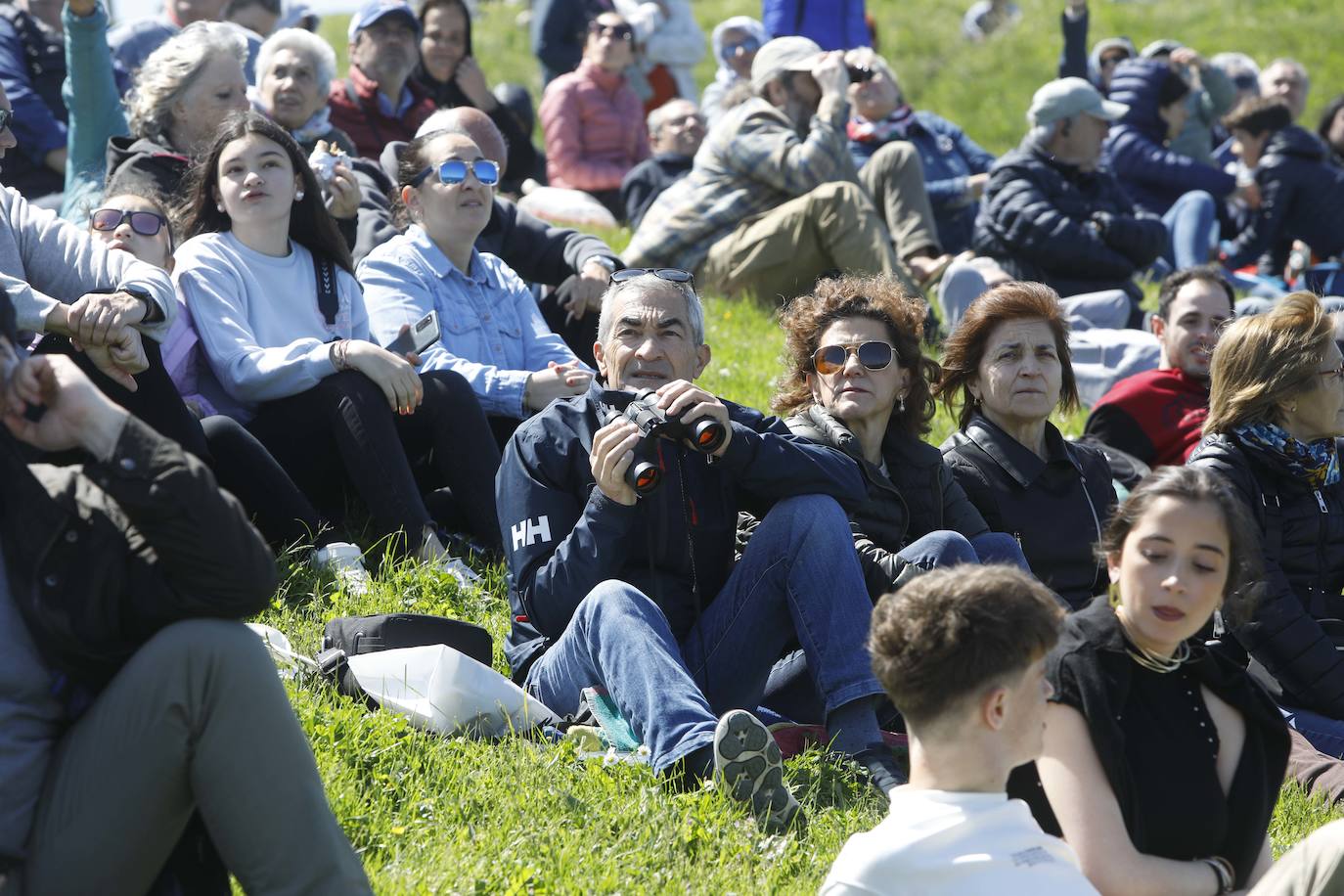 ¿Estuviste en el acto central de las Fuerzas Armadas en Gijón? ¡Búscate!