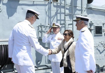 Espectáculo nacional en Gijón: así te hemos contado la revista naval en directo