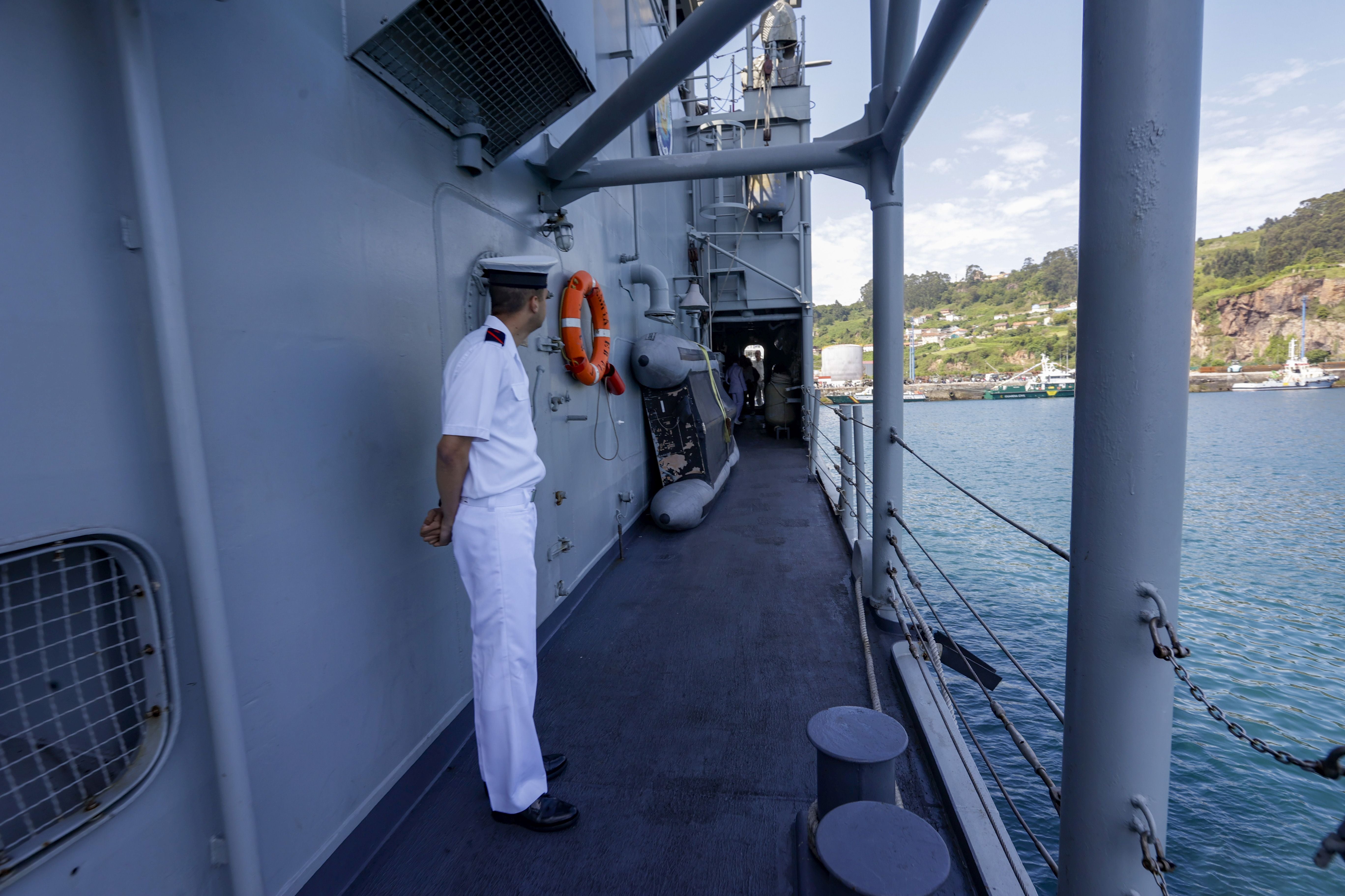 Nadie se quiere perder los buques de la Armada en Gijón