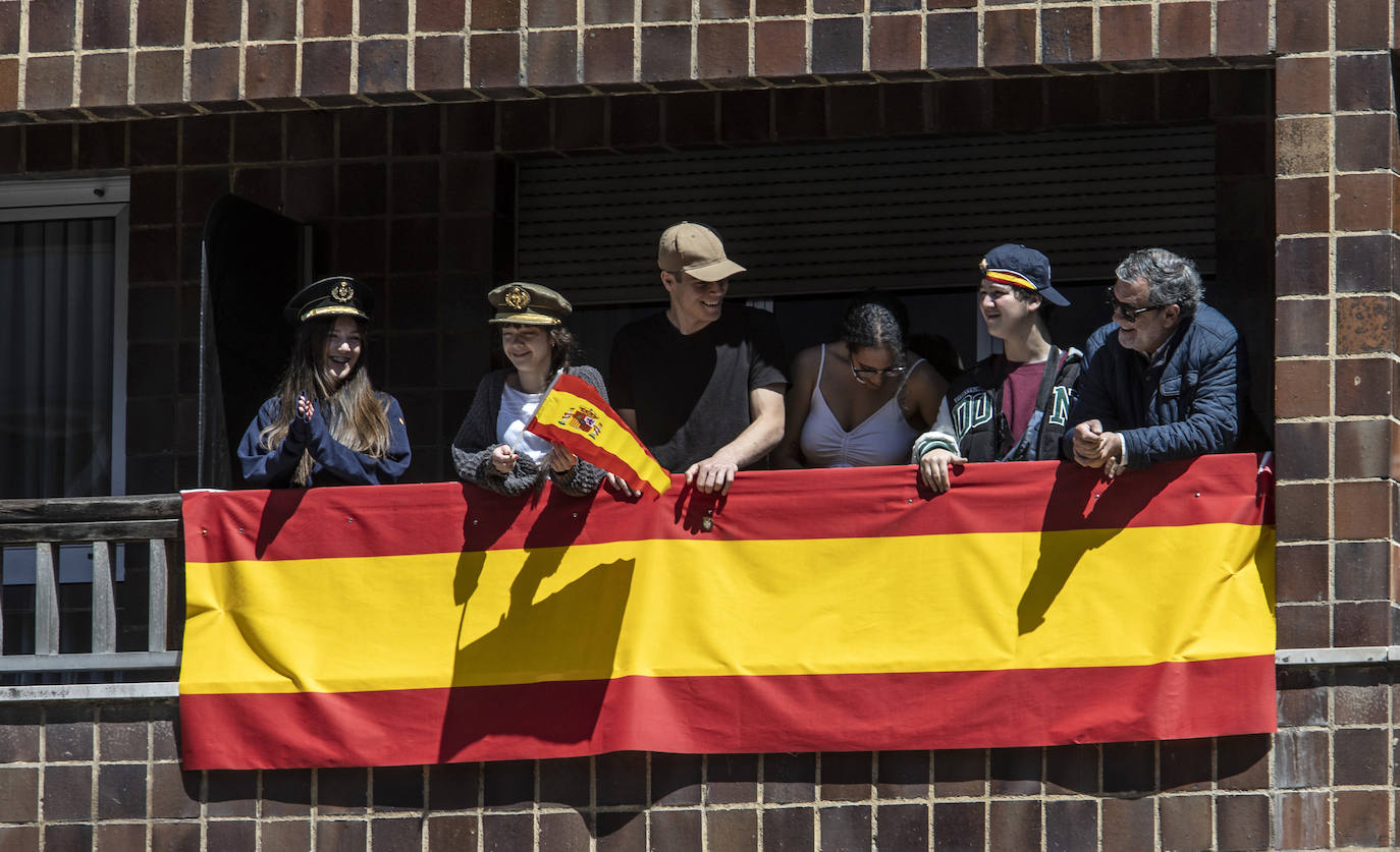 Si disfrutaste del desfile de las Fuerzas Armadas en Oviedo, búscate en nuestras fotos