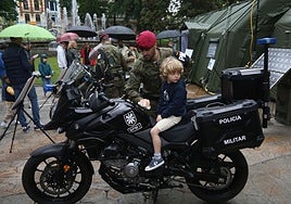 Última oportunidad para conocer a los militares de cerca en Oviedo