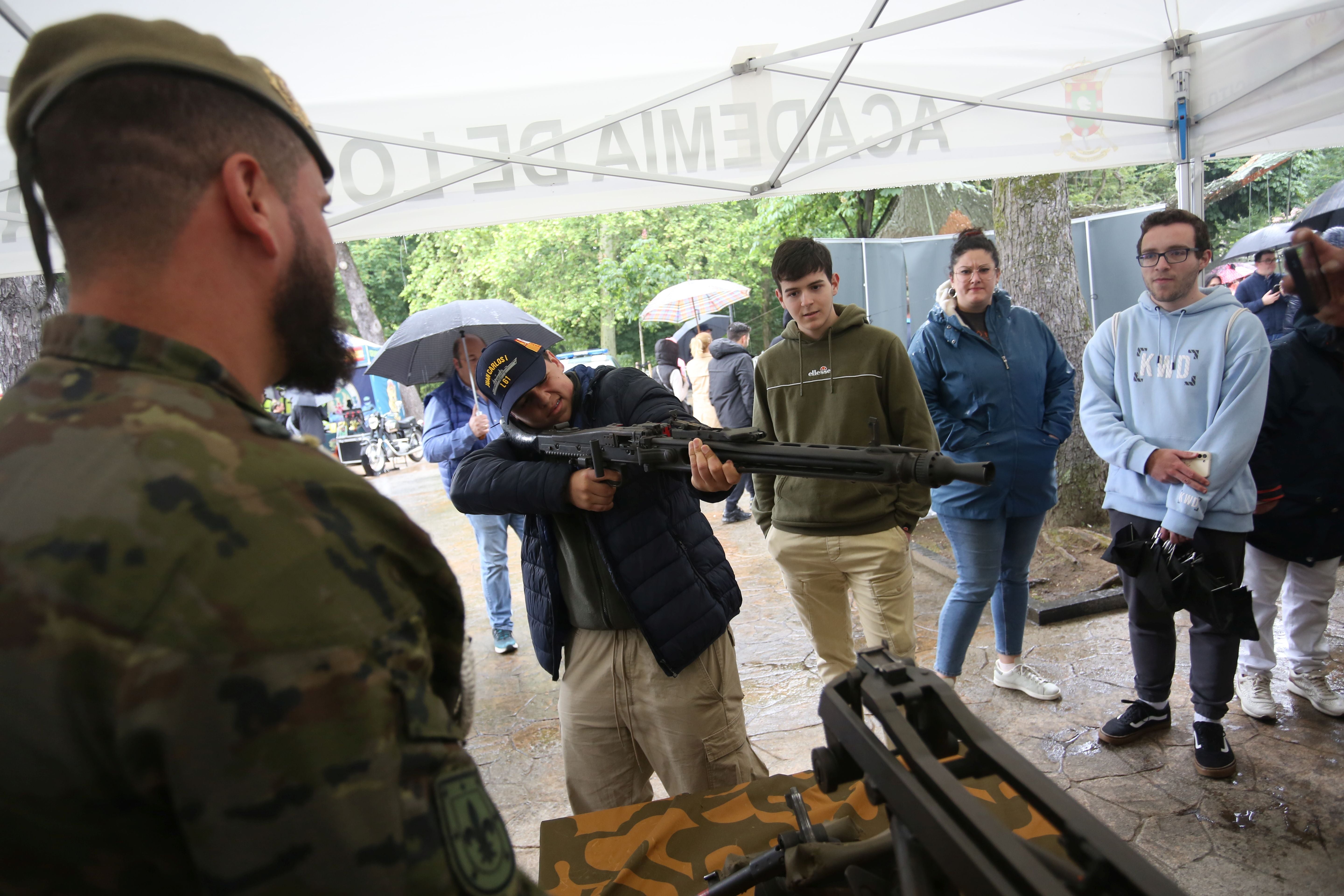 Última oportunidad para conocer a los militares de cerca en Oviedo