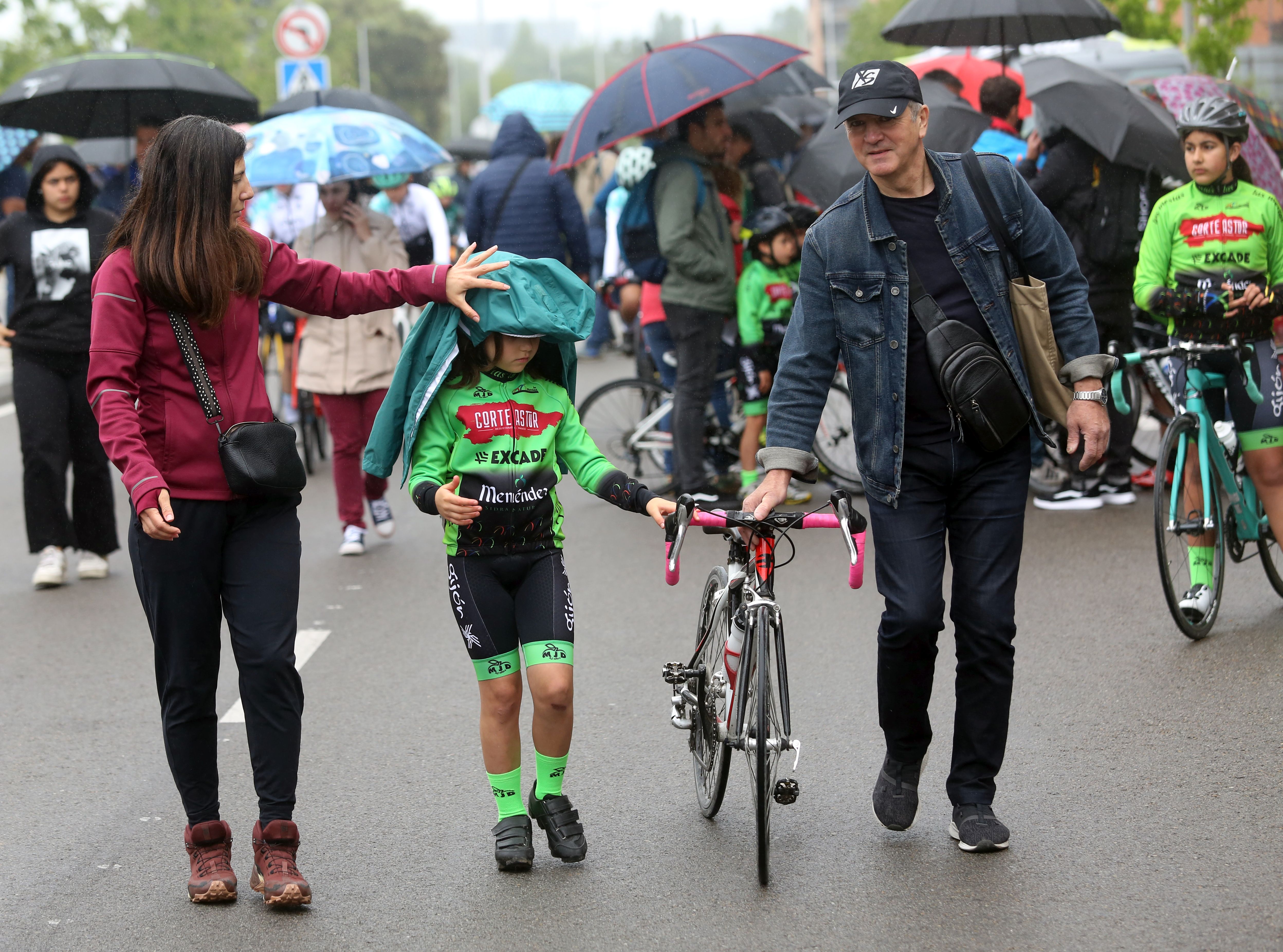 Las imágenes que deja la marcha ciclista de Lugones