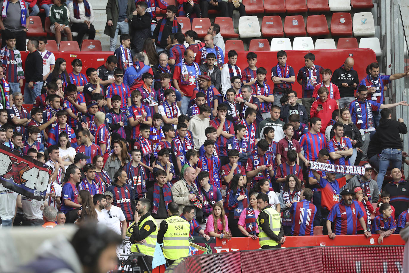 ¿Estuviste en El Molinón en el Sporting - Eibar? ¡Búscate!