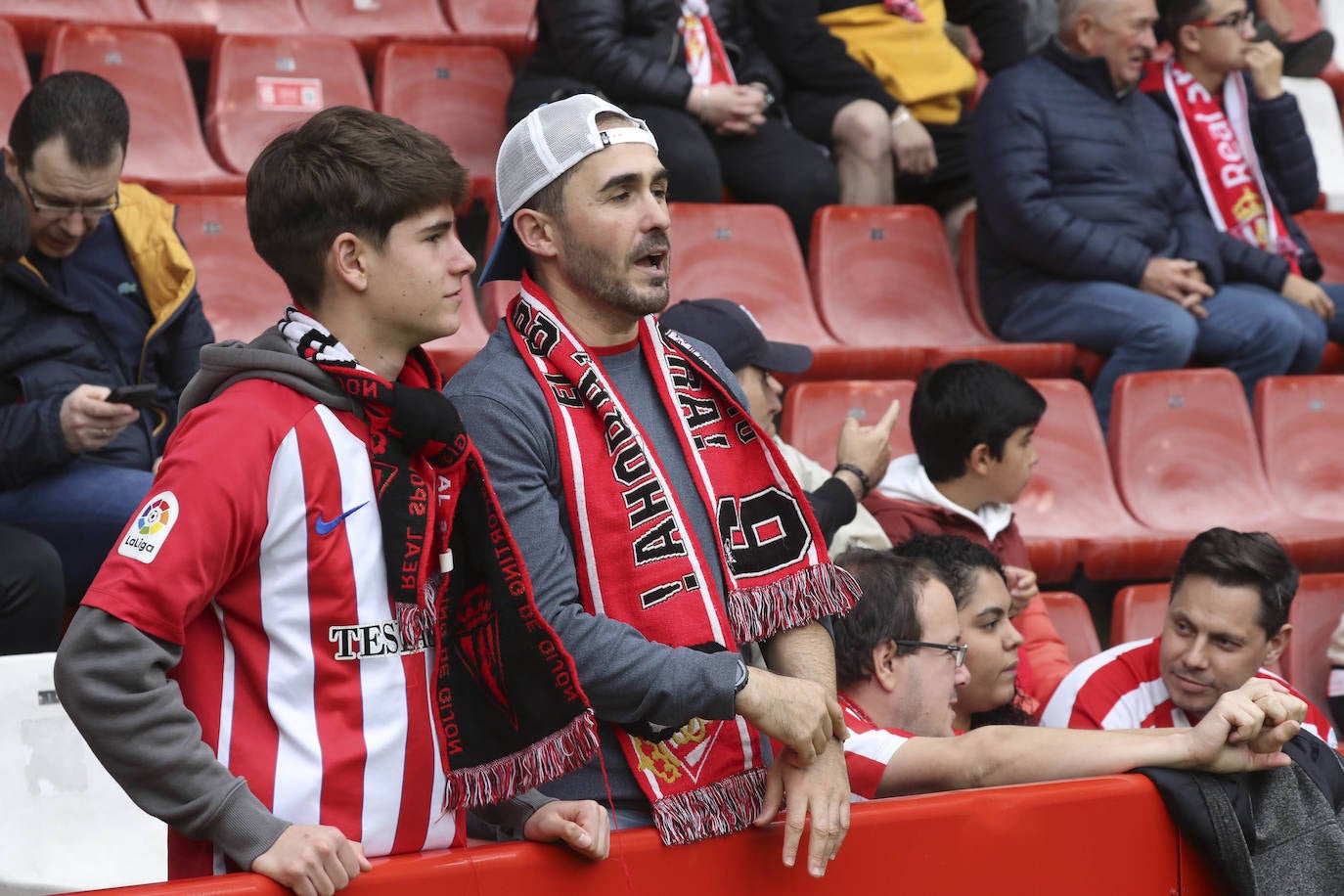 ¿Estuviste en El Molinón en el Sporting - Eibar? ¡Búscate!