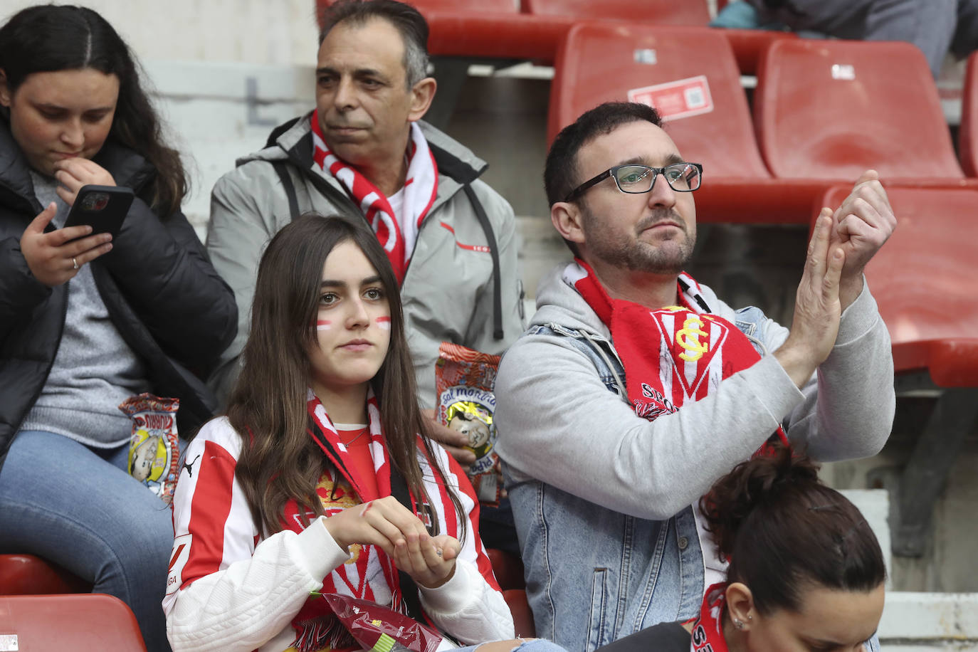 ¿Estuviste en El Molinón en el Sporting - Eibar? ¡Búscate!