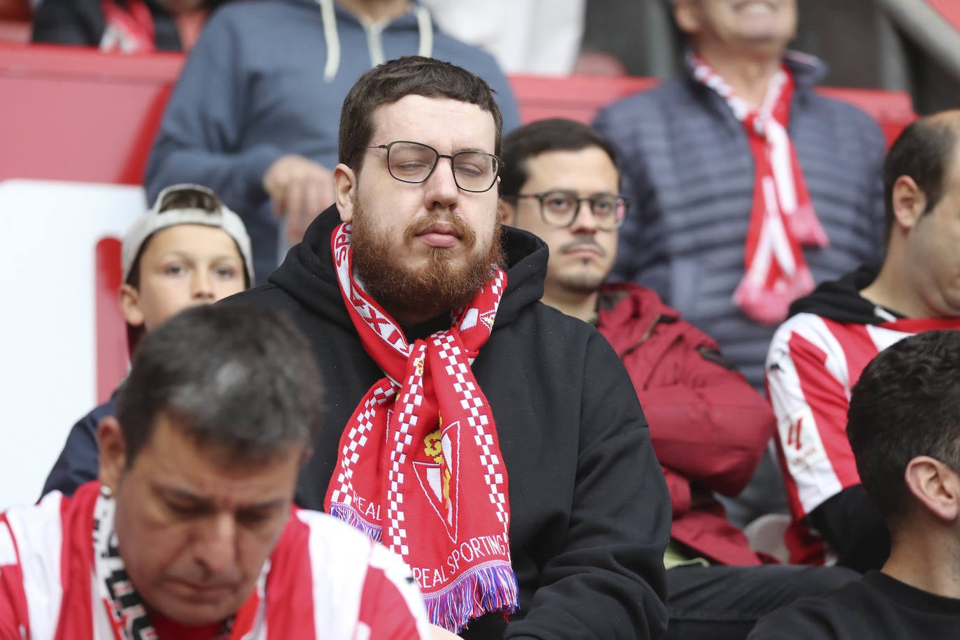 ¿Estuviste en El Molinón en el Sporting - Eibar? ¡Búscate!