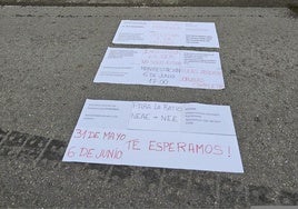 Carteles de protesta, ayer en Lugones.