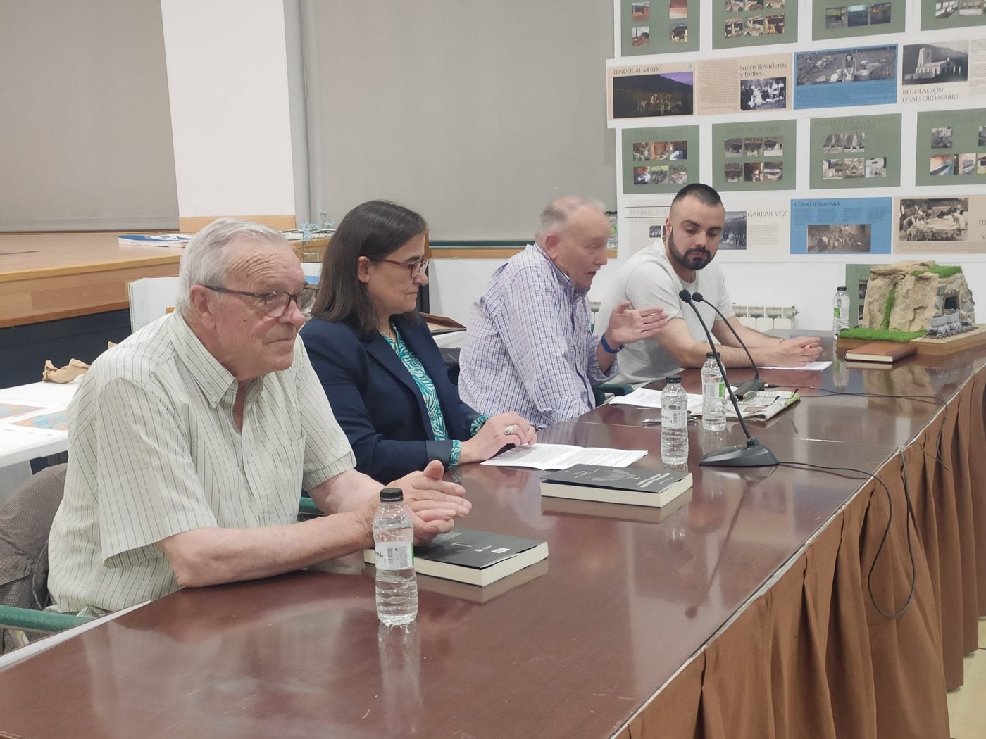 Presentación del libro de Alejandro Alas.