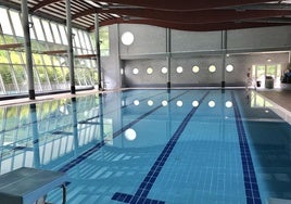 El vaso de la piscina cubierta, preparado para la reapertura.