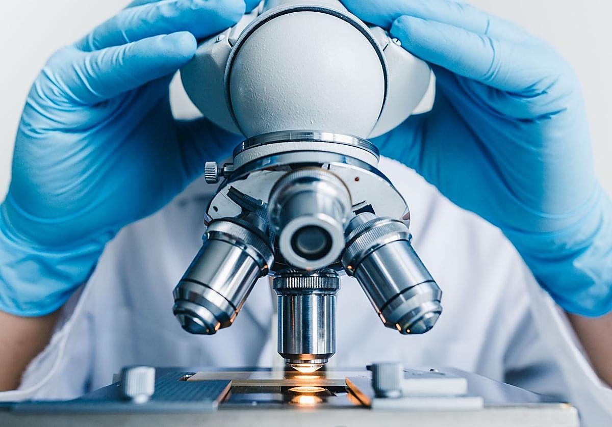 Qué es la fascitis necrotizante, la enfermedad que llevó a Ángel Llácer a despedirse de su familia