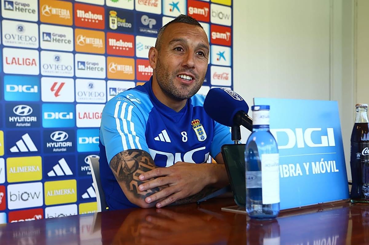 Santi Cazorla, durante su comparecencia esta mañana.