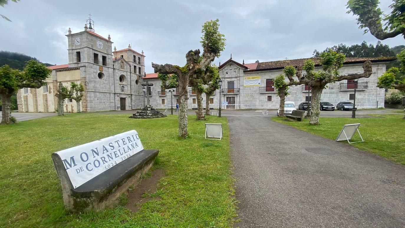 El monasterio, desde la fachada principal.