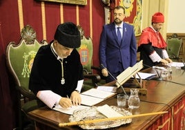 Ignacio Villaverde, durante la toma de posesión como rector de la Universidad de Oviedo.