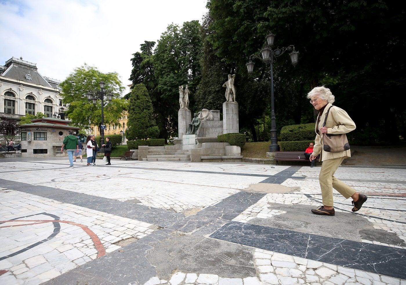 Una vista del Campo desde el paseo de Los Álamos, que urge una rehabilitación integral.