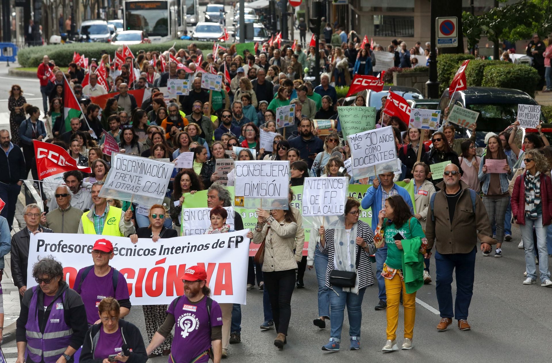 La manifestación de la educación pública asturiana, en imágenes