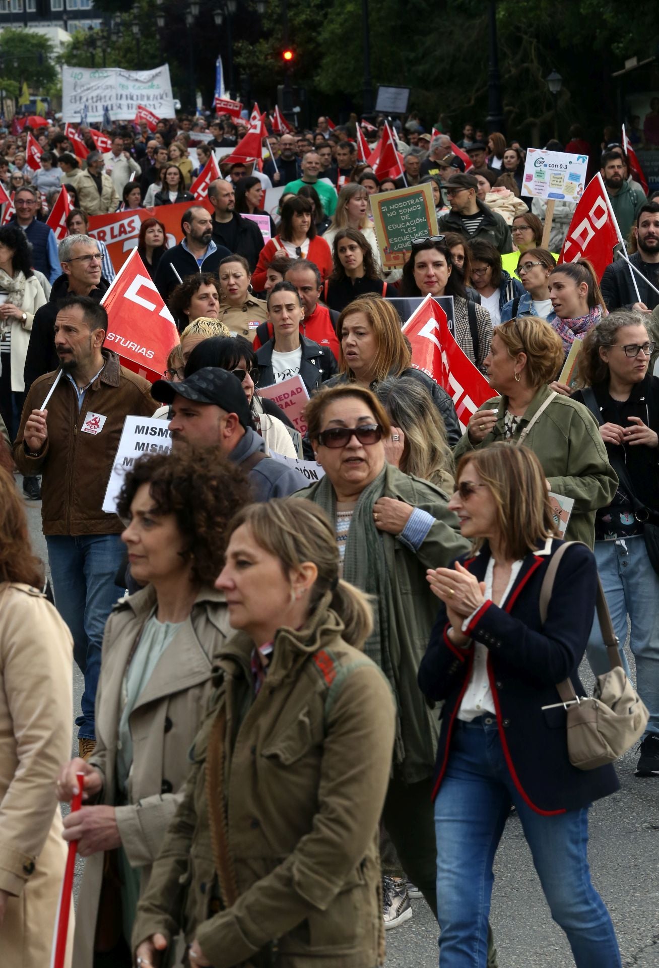 La manifestación de la educación pública asturiana, en imágenes
