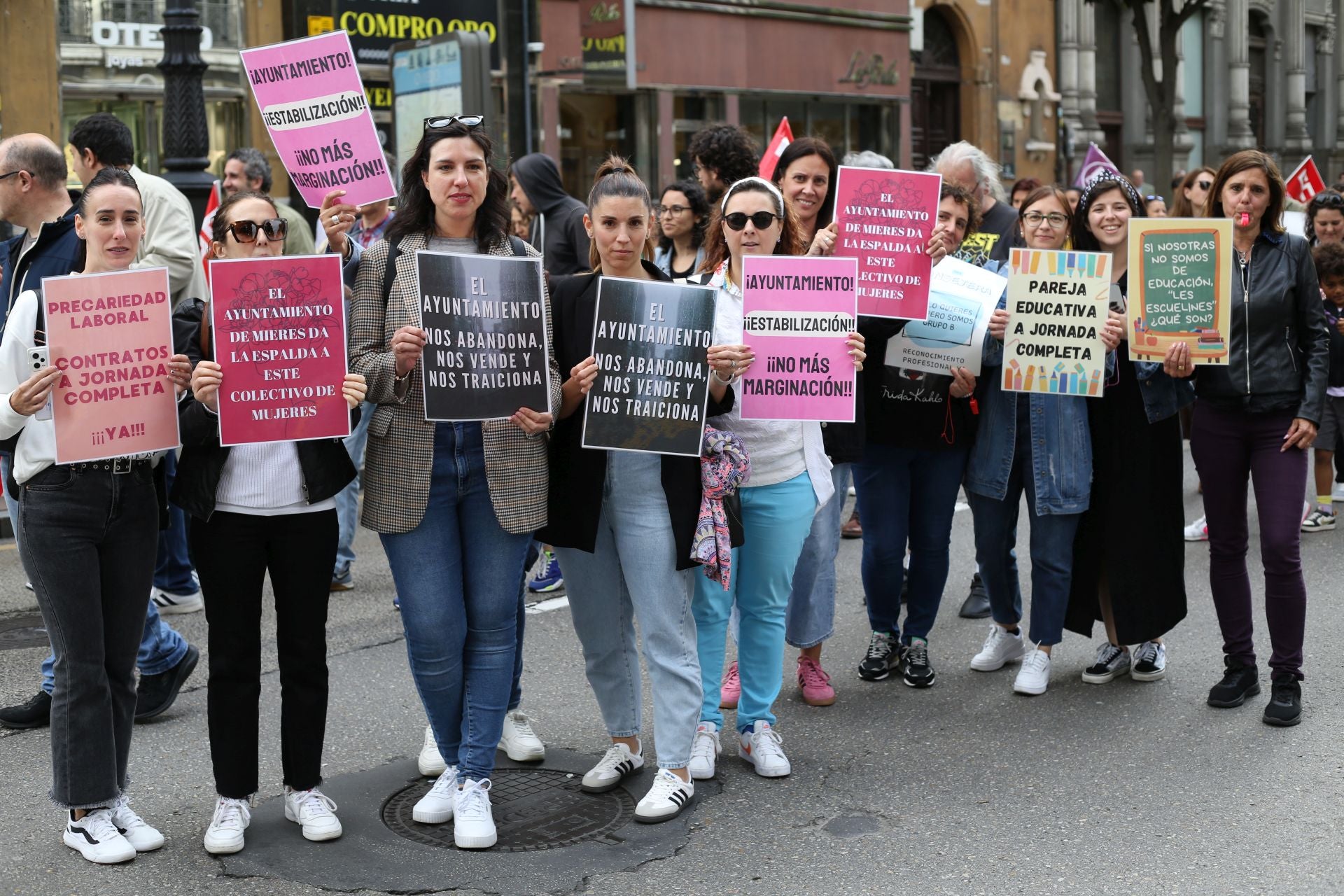 La manifestación de la educación pública asturiana, en imágenes