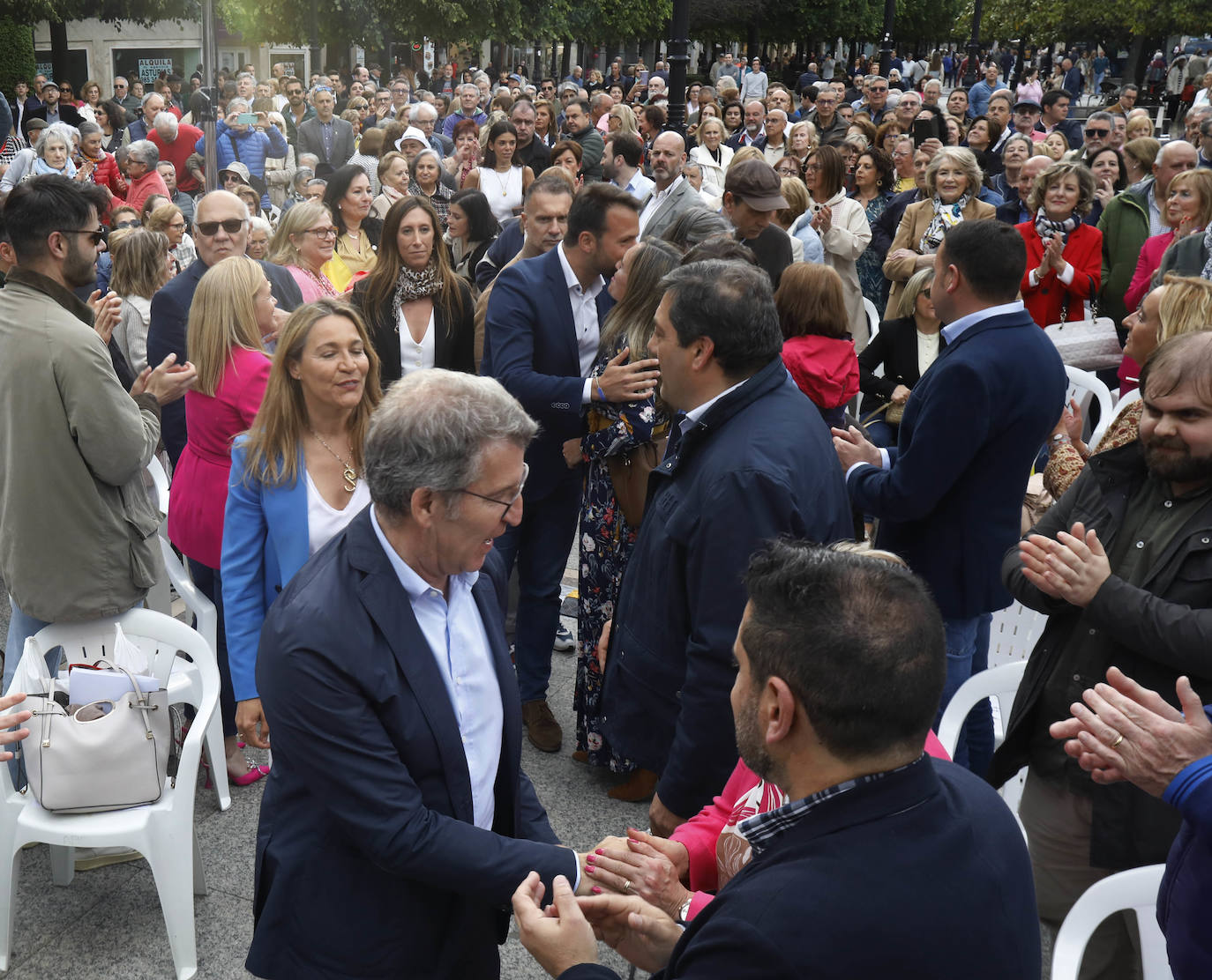 La visita de Feijóo a Gijón, en imágenes