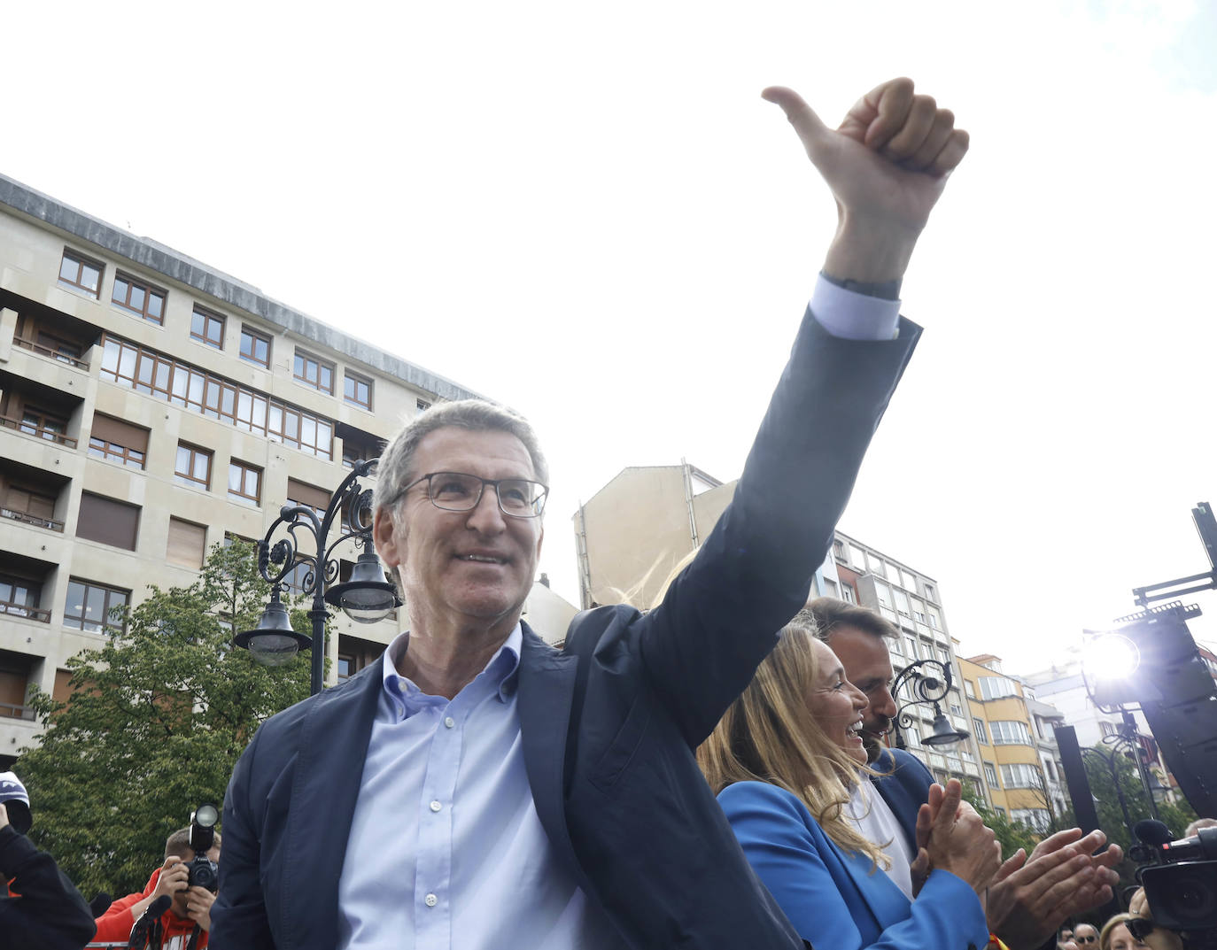 La visita de Feijóo a Gijón, en imágenes