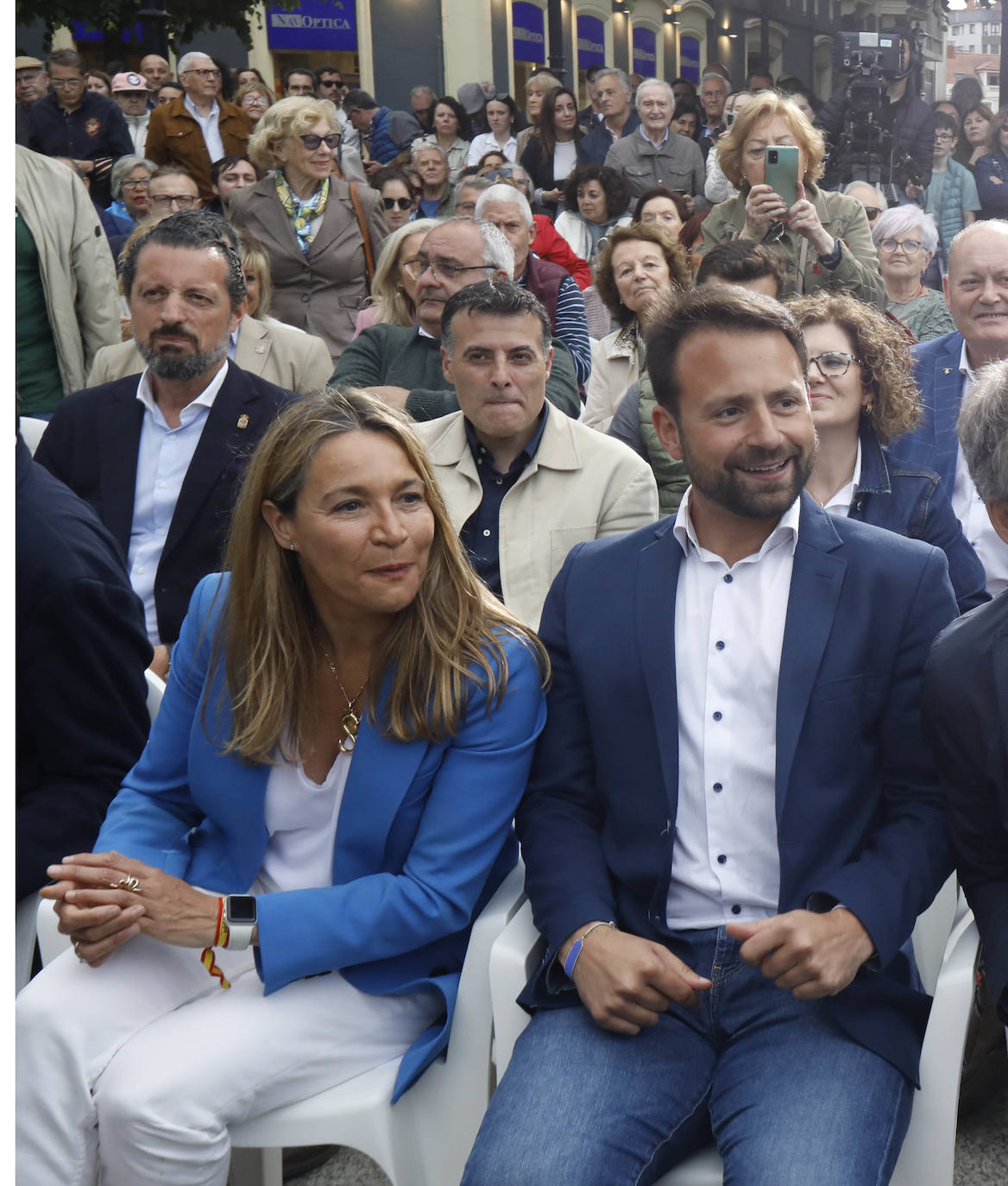 La visita de Feijóo a Gijón, en imágenes