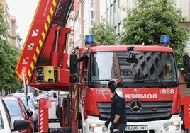 Una imagen de archivo de otro operativo de rescate de los bomberos de Gijón.