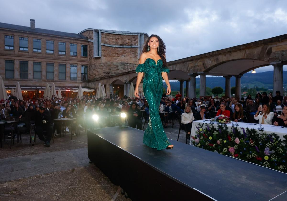 Francesca Carrillo, Miss Universo Asturias