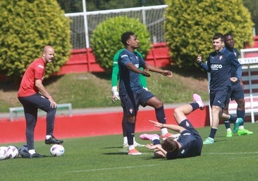 El último entrenamiento del Sporting antes de jugarse el 'play off'