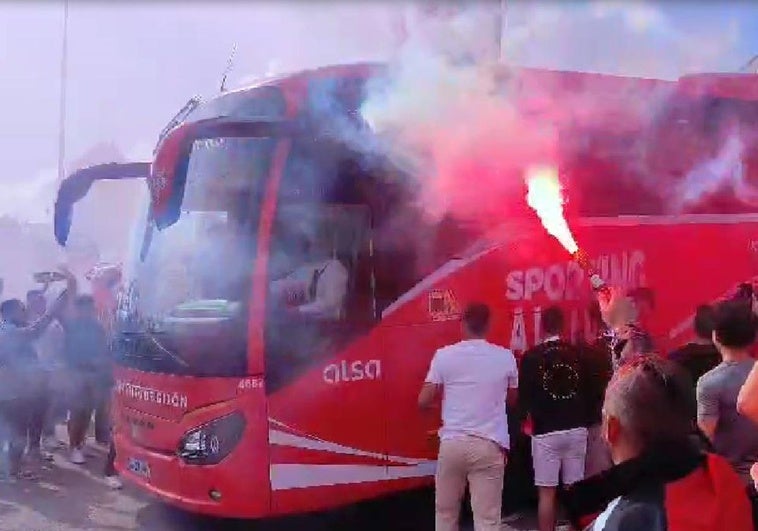 Despedida de la afición del Sporting al equipo.