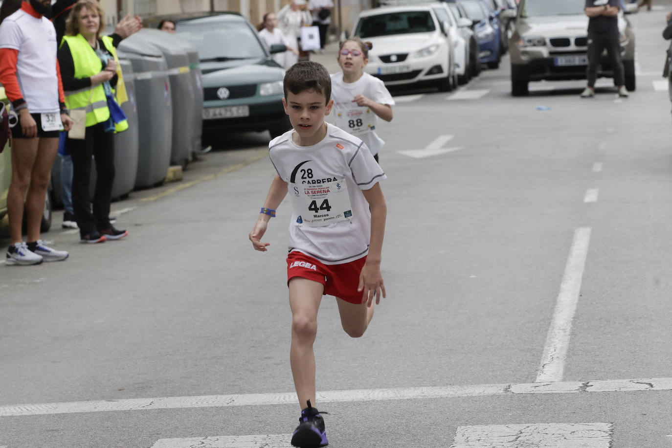 Medio millar de personas en la Carrera Popular Solidaria La Serena-El Llano en Marcha&#039;