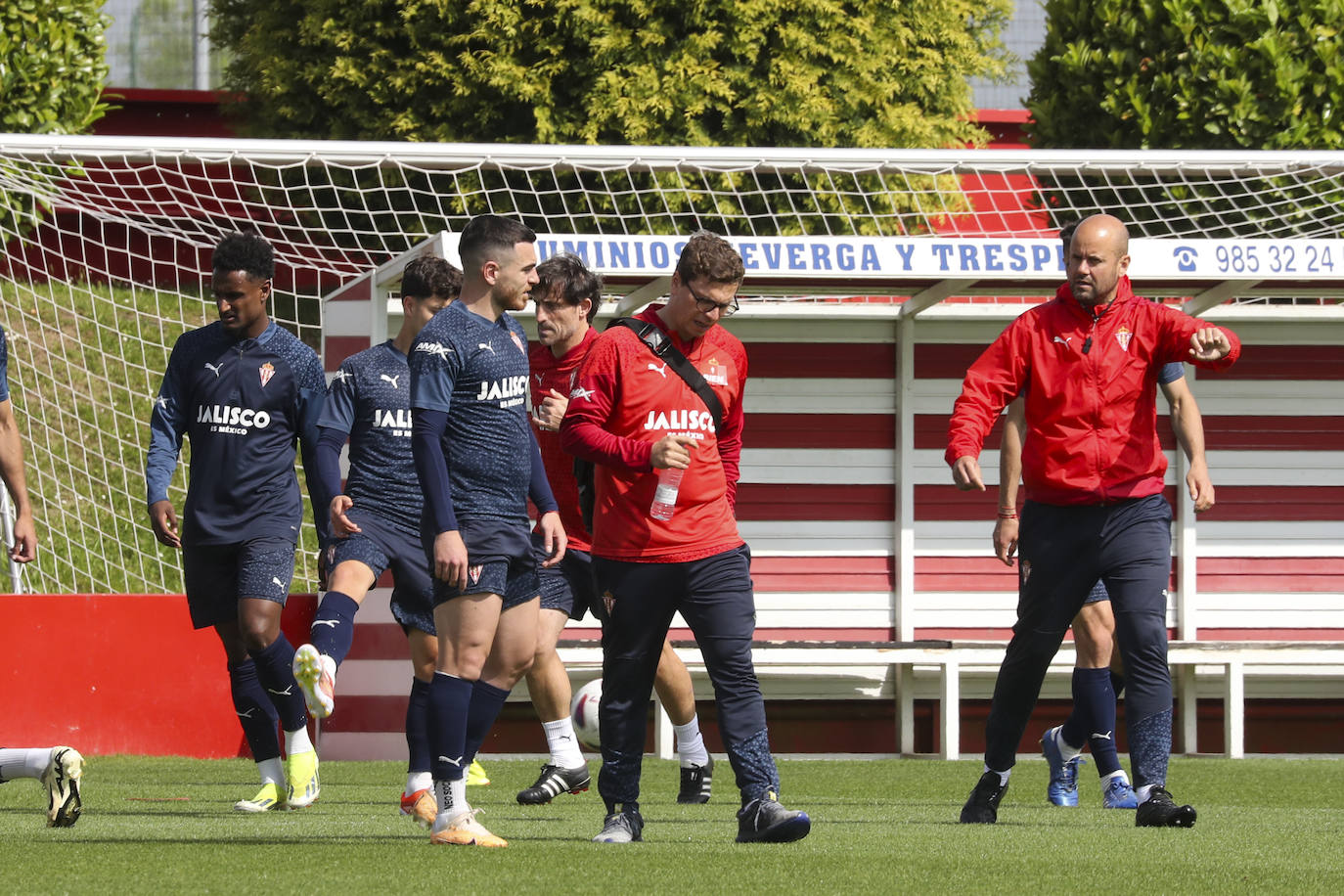 Entrenamiento del Sporting, tras la resaca emocional al entrar en &#039;play off&#039;