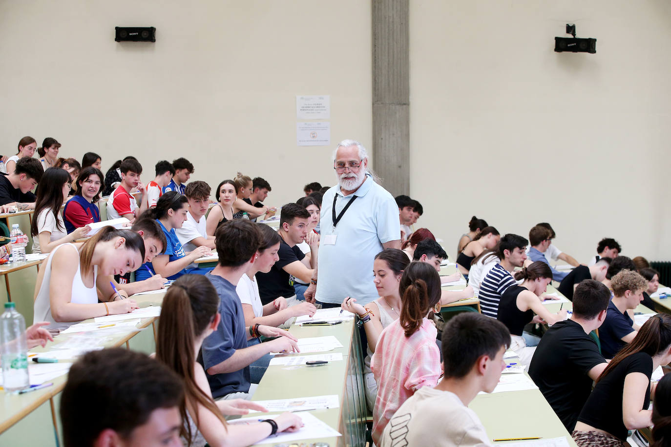 Nervios, incertidumbre y repasos de última hora: así viven los asturianos el inicio de la EBAU