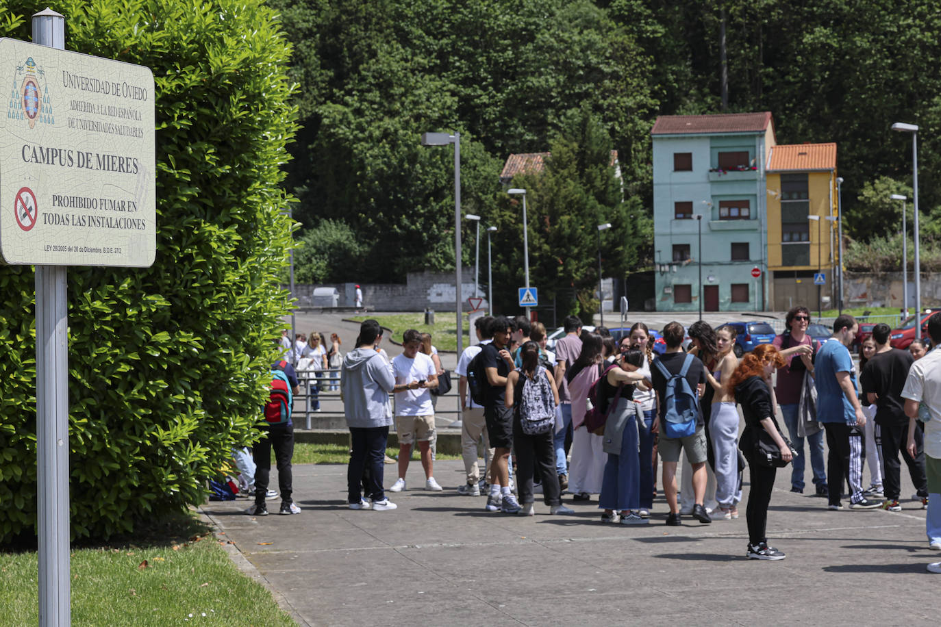 Nervios, incertidumbre y repasos de última hora: así viven los asturianos el inicio de la EBAU