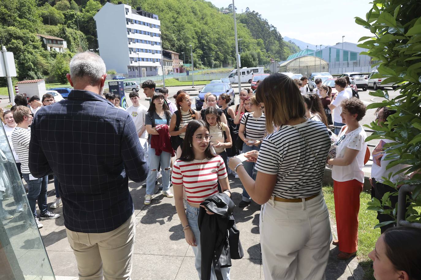 Nervios, incertidumbre y repasos de última hora: así viven los asturianos el inicio de la EBAU